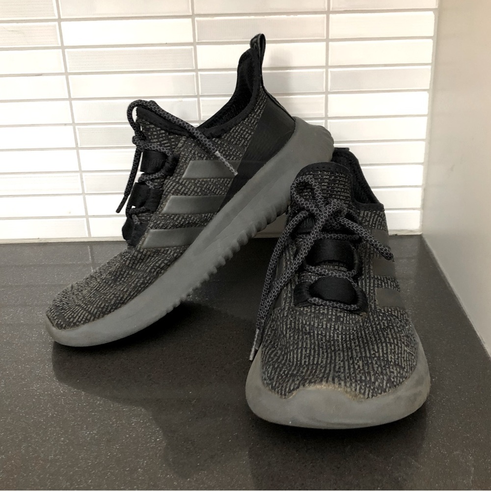 Adidas kids unisex sneakers